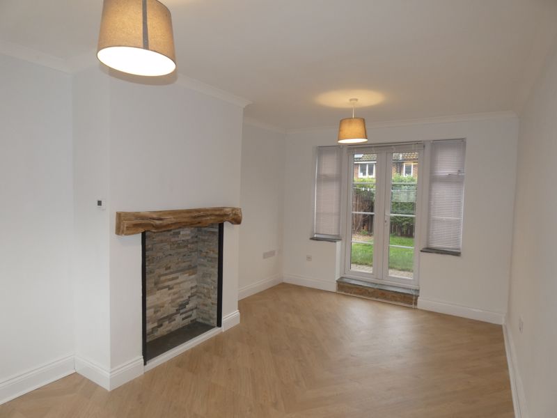 Lounge- click for photo gallery